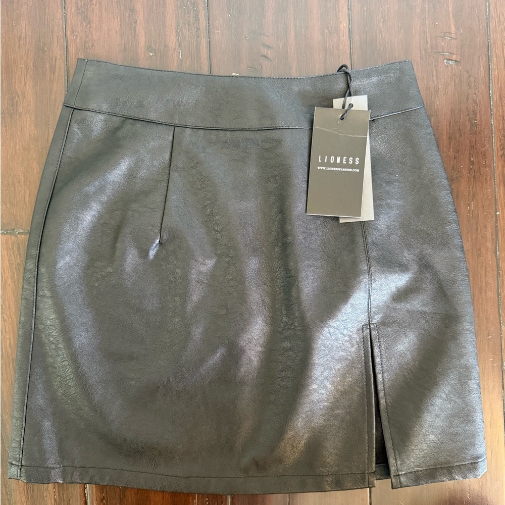 Lioness The rizzo black mini skirt size 0